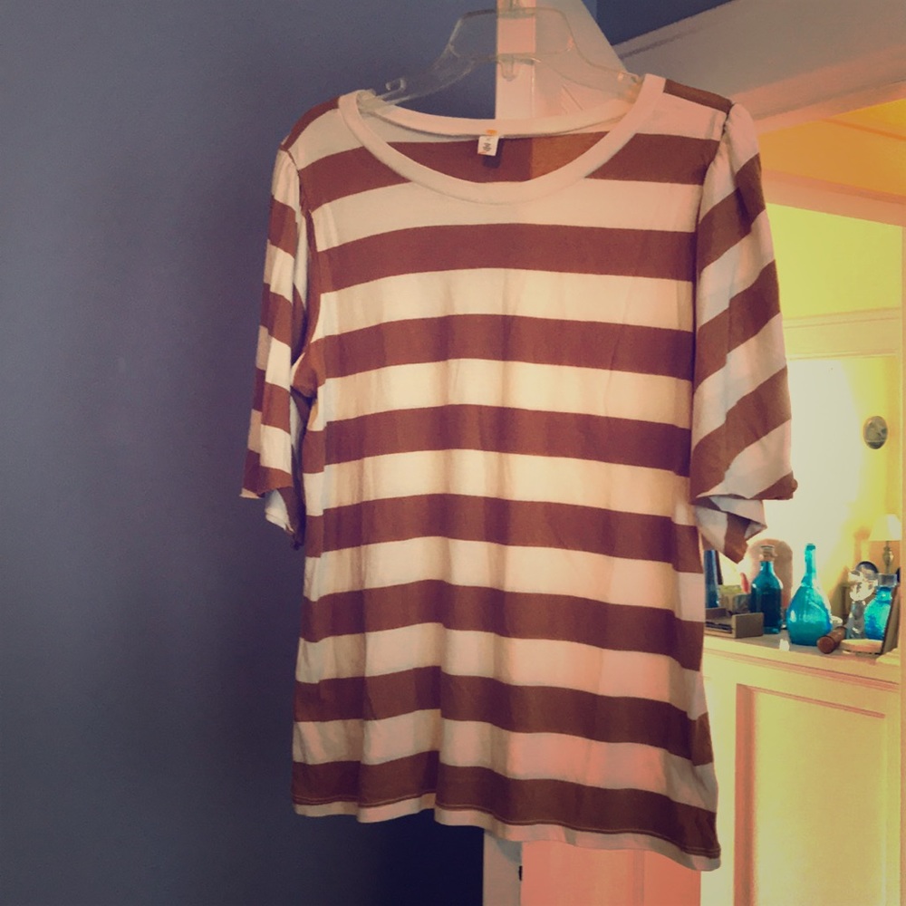 BP Flutter Sleeve Tee New With Tags !🎉